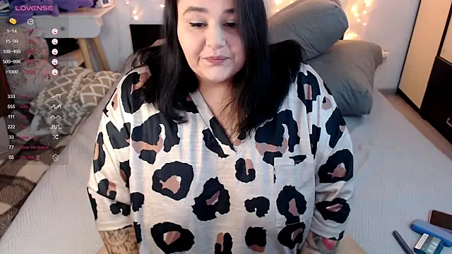 Snapshot of naughtykiss chatting on October 25, 2025, 5:50 am naughtykiss online show from October 25, 2025, 5:50 am