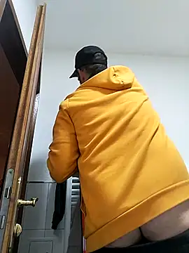 Codymc89 online show from December 21, 2025, 4:08 pm