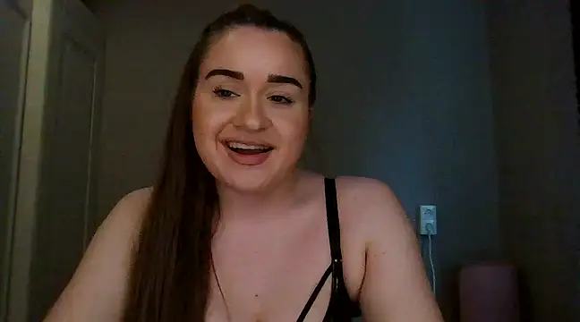 Snapshot of avajade chatting on February 10, 2025, 2:37 pm avajade online show from February 10, 2025, 2:37 pm