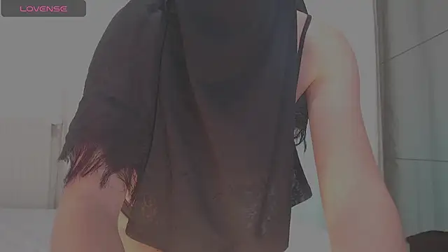 Snapshot of sweet_diazzz chatting on September 16, 2025, 8:21 pm sweet diazzz online show from September 16, 2025, 8:21 pm