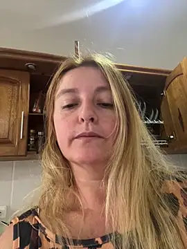 moniquerainx online show from April 11, 2026, 1:26 pm