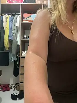 moniquerainx online show from June 16, 2026, 12:43 am