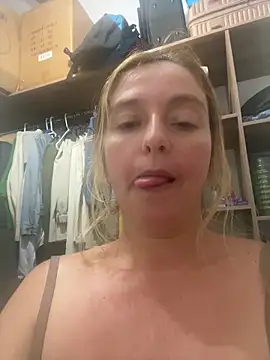 moniquerainx online show from February 28, 2026, 3:06 am