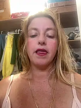 moniquerainx online show from August 7, 2026, 3:18 pm