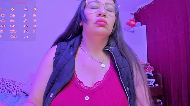 Snapshot of esmeralda_milf chatting on September 22, 2025, 11:05 am esmeralda milf online show from September 22, 2025, 11:05 am