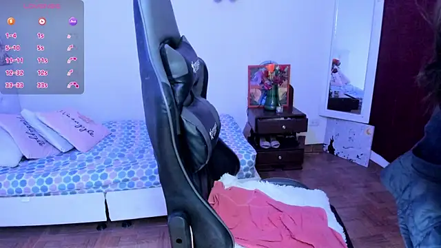 esmeralda milf online show from August 1, 2026, 8:07 pm