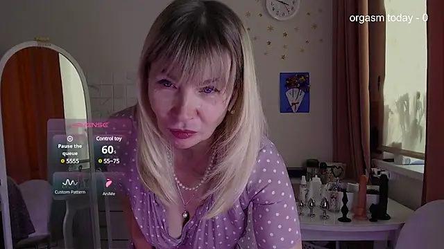 JuliaVilnet online show from March 11, 2025, 5:13 am