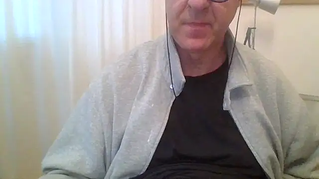 ANONIMO7735 online show from April 13, 2026, 4:49 am