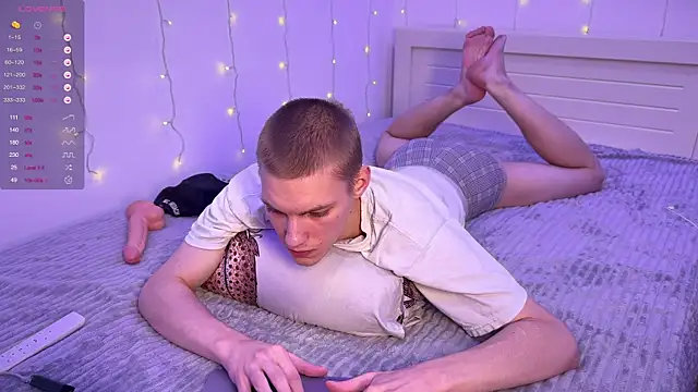 Snapshot of davey_ebash chatting on December 19, 2024, 6:56 pm davey ebash online show from December 19, 2024, 6:56 pm