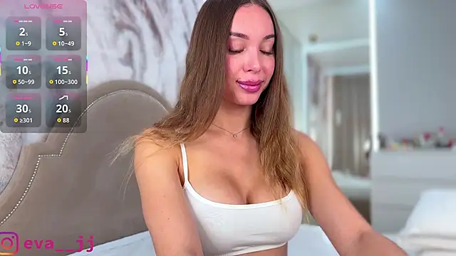 Snapshot of Eva_JJ chatting on October 18, 2025, 3:30 am Eva JJ online show from October 18, 2025, 3:30 am