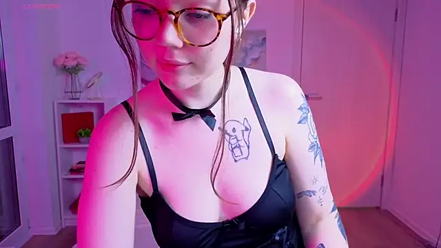 Snapshot of MilenaSaint chatting on October 16, 2025, 4:59 pm MilenaSaint online show from October 16, 2025, 4:59 pm