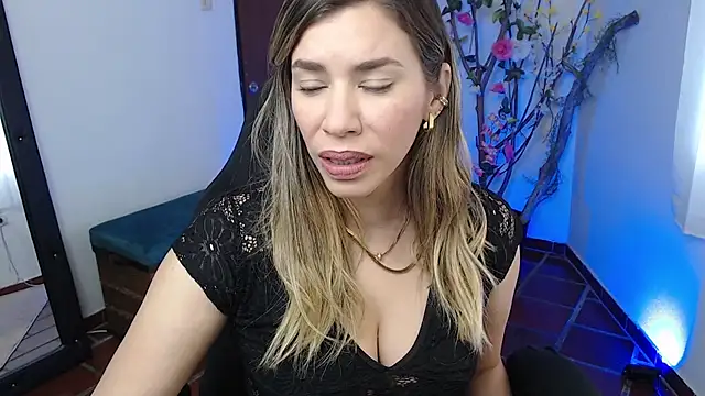 ms sofia x online show from September 23, 2025, 4:25 pm