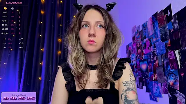 Snapshot of HotaruTomo chatting on October 13, 2025, 5:09 am HotaruTomo online show from October 13, 2025, 5:09 am