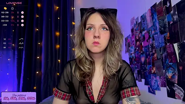 Snapshot of HotaruTomo chatting on October 15, 2025, 5:39 am HotaruTomo online show from October 15, 2025, 5:39 am