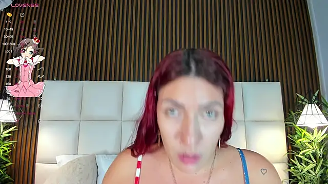 Snapshot of naughty_flower18 chatting on October 4, 2025, 10:33 pm naughty flower18 online show from October 4, 2025, 10:33 pm