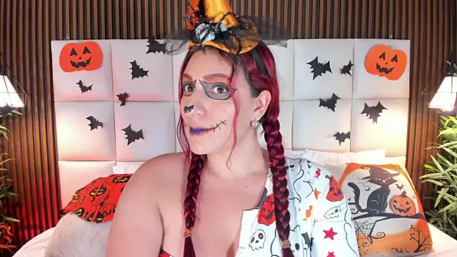 Snapshot of naughty_flower18 chatting on October 25, 2025, 10:43 pm naughty flower18 online show from October 25, 2025, 10:43 pm