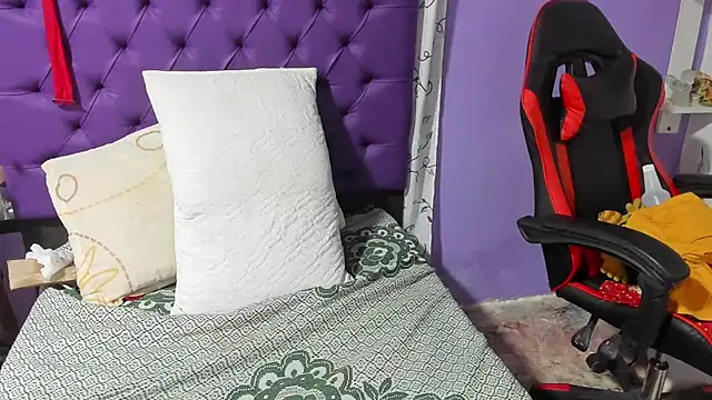 Snapshot of Margoth_clain chatting on November 2, 2025, 12:48 am Margoth clain online show from November 2, 2025, 12:48 am