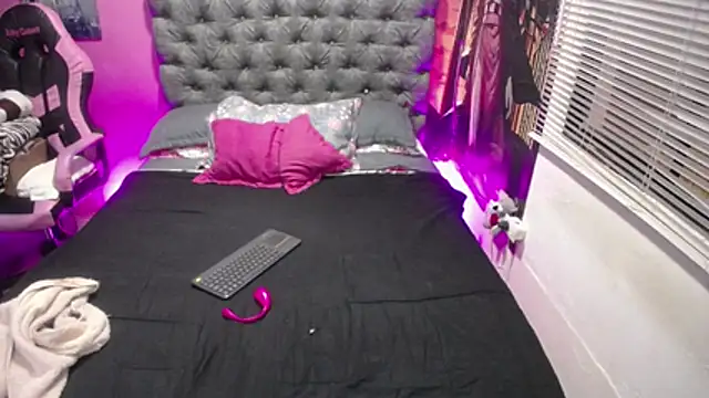 JEENEVIEVE online show from October 30, 2025, 6:16 pm