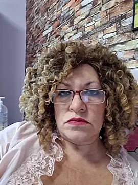 Hot Azaleea online show from November 17, 2025, 6:39 am