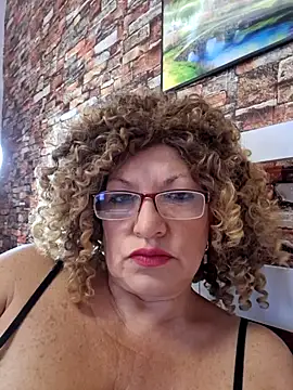 Snapshot of Hot_Azaleea chatting on September 21, 2025, 5:12 am Hot Azaleea online show from September 21, 2025, 5:12 am