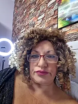 Snapshot of Hot_Azaleea chatting on October 2, 2025, 6:17 am Hot Azaleea online show from October 2, 2025, 6:17 am