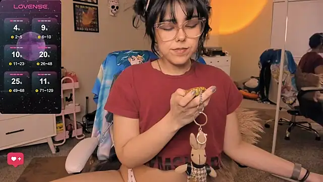 Evie-Luna online show from December 28, 2024, 3:47 am