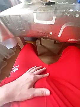 Snapshot of MlodyDres chatting on October 11, 2025, 8:15 am MlodyDres online show from October 11, 2025, 8:15 am