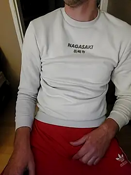 Snapshot of MlodyDres chatting on October 10, 2025, 4:41 pm MlodyDres online show from October 10, 2025, 4:41 pm