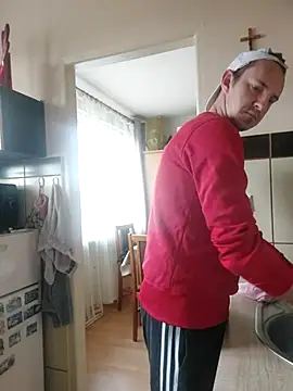 Snapshot of MlodyDres chatting on October 17, 2025, 6:50 am MlodyDres online show from October 17, 2025, 6:50 am