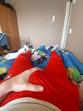 Snapshot of MlodyDres chatting on November 1, 2025, 8:08 am MlodyDres online show from November 1, 2025, 8:08 am