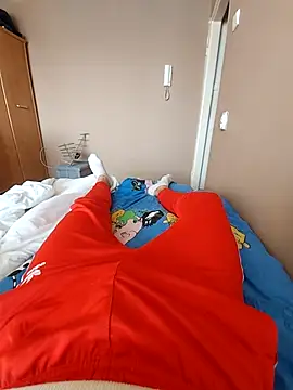 Snapshot of MlodyDres chatting on October 13, 2025, 9:22 am MlodyDres online show from October 13, 2025, 9:22 am