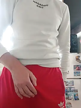 Snapshot of MlodyDres chatting on October 12, 2025, 8:37 am MlodyDres online show from October 12, 2025, 8:37 am