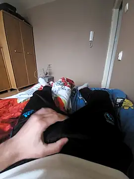 Snapshot of MlodyDres chatting on October 6, 2025, 3:46 pm MlodyDres online show from October 6, 2025, 3:46 pm