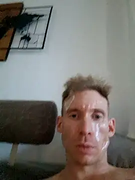 Intense 1337 online show from October 19, 2025, 3:26 pm