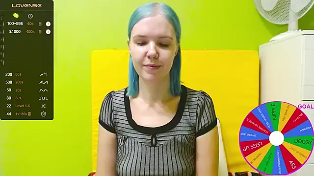 Snapshot of Ultra_Meow chatting on October 12, 2025, 5:25 pm Ultra Meow online show from October 12, 2025, 5:25 pm