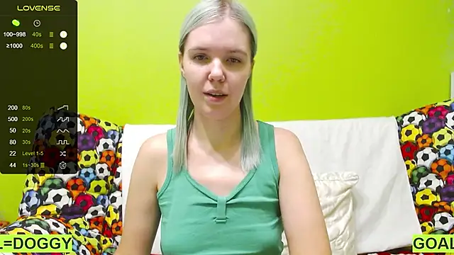 Snapshot of Ultra_Meow chatting on February 8, 2025, 6:44 pm Ultra Meow online show from February 8, 2025, 6:44 pm