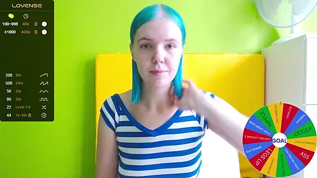 Snapshot of Ultra_Meow chatting on October 11, 2025, 10:49 am Ultra Meow online show from October 11, 2025, 10:49 am