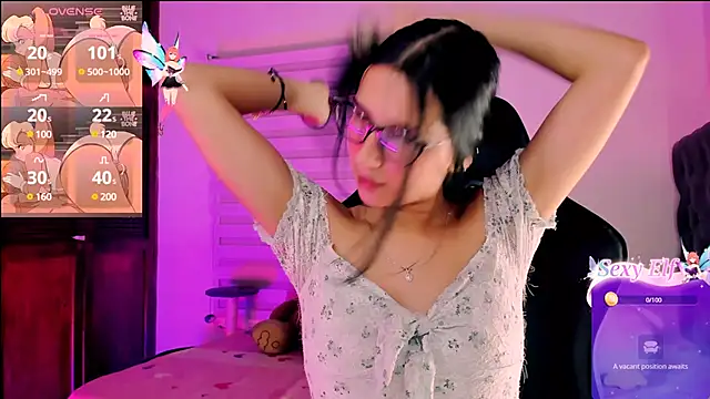 Snapshot of Luniverse chatting on December 12, 2024, 12:05 am Luniverse online show from December 12, 2024, 12:05 am