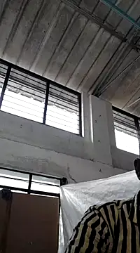 Snapshot of tz143143 chatting on March 1, 2025, 10:45 am tz143143 online show from March 1, 2025, 10:45 am