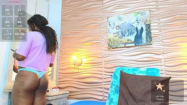 Snapshot of mia_pineda chatting on October 4, 2025, 8:10 pm mia pineda online show from October 4, 2025, 8:10 pm