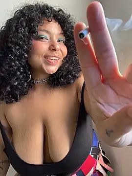 Snapshot of PrincessLauren420 chatting on September 19, 2025, 6:23 pm PrincessLauren420 online show from September 19, 2025, 6:23 pm