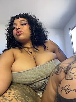 PrincessLauren420 online show from January 18, 2026, 6:22 pm