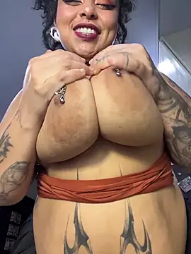 PrincessLauren420 online show from December 19, 2025, 11:40 pm