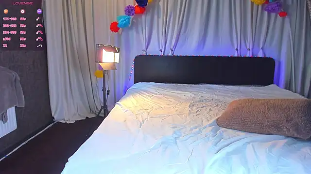 JesikaLooove online show from April 3, 2026, 6:53 am