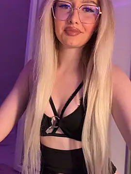 Snapshot of mollyxxx chatting on January 31, 2025, 10:10 pm mollyxxx online show from January 31, 2025, 10:10 pm