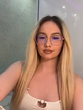 mollyxxx online show from June 2, 2026, 2:22 am