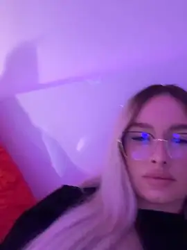 Snapshot of mollyxxx chatting on November 2, 2025, 1:10 am mollyxxx online show from November 2, 2025, 1:10 am