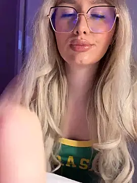 Snapshot of mollyxxx chatting on March 7, 2025, 1:53 am mollyxxx online show from March 7, 2025, 1:53 am