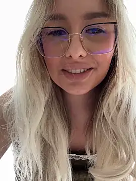 Snapshot of mollyxxx chatting on March 13, 2025, 7:53 am mollyxxx online show from March 13, 2025, 7:53 am