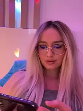 Snapshot of mollyxxx chatting on January 22, 2025, 7:46 am mollyxxx online show from January 22, 2025, 7:46 am